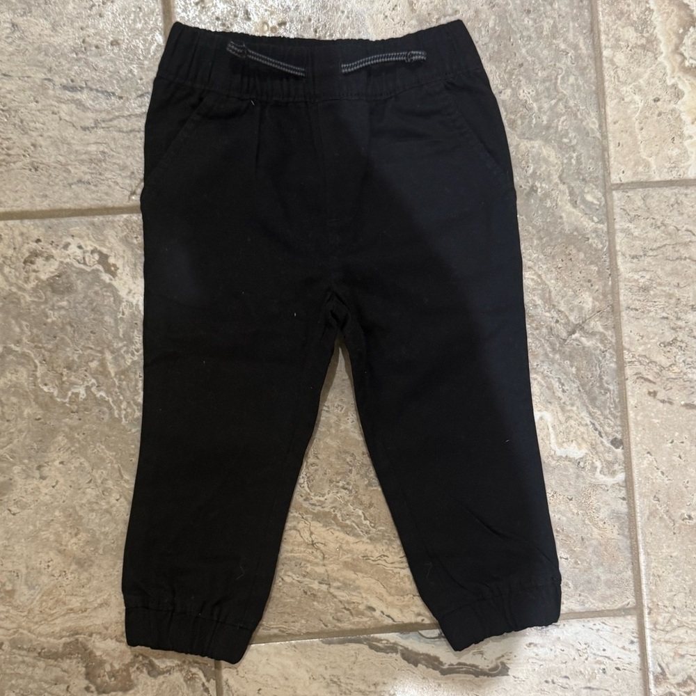 Like New Size 18months Garanimals Black jogger Bottoms